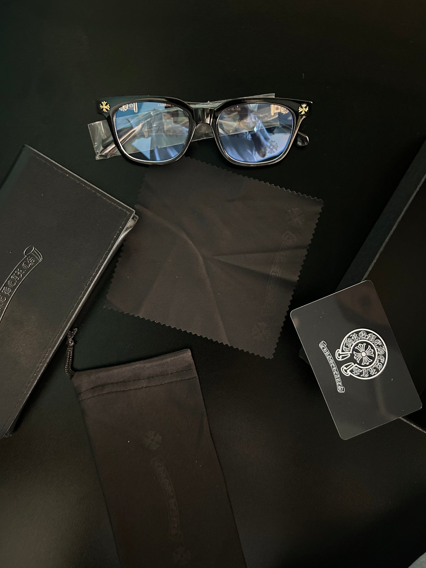 Chrome heart glasses - black & silver badges