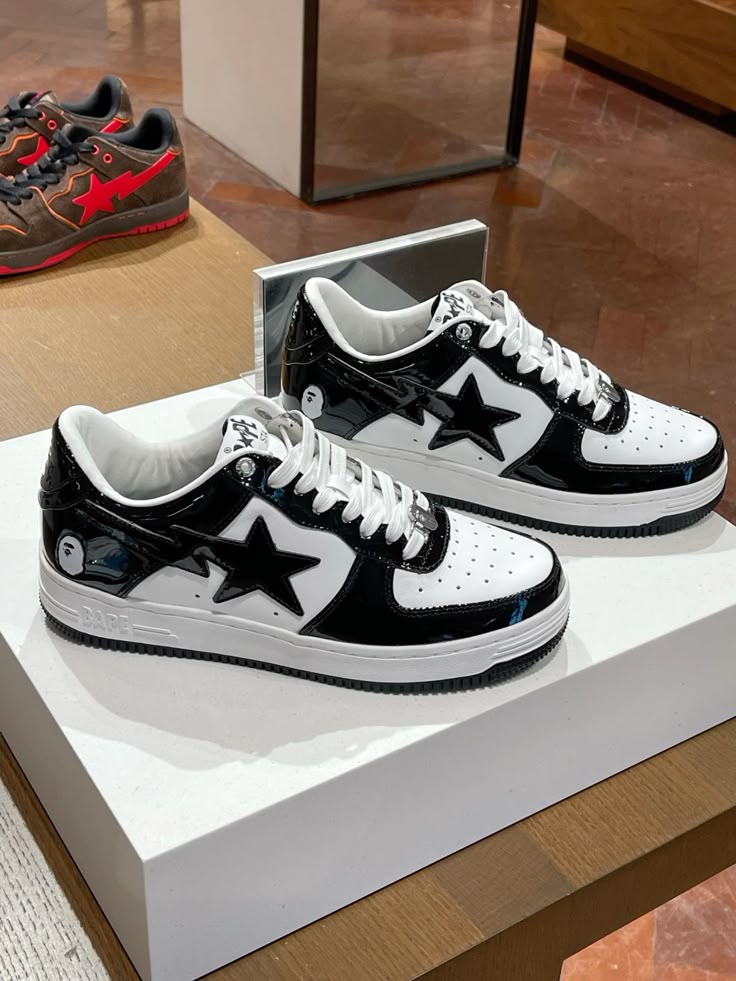 BAPESTA SNEAKERS