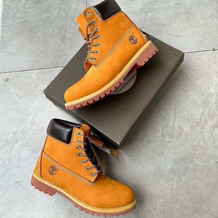 TIMBERLAND BOOTS