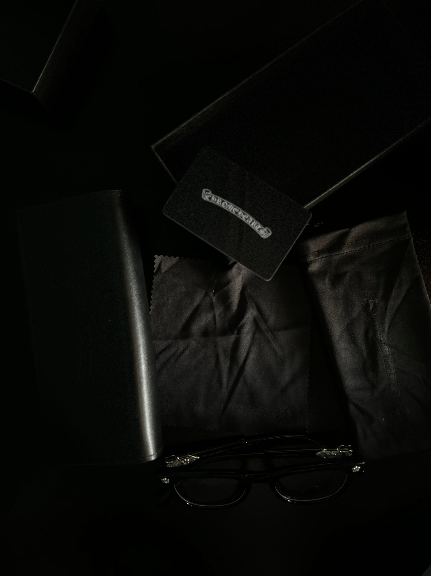 Chrome heart glasses - black & silver badges