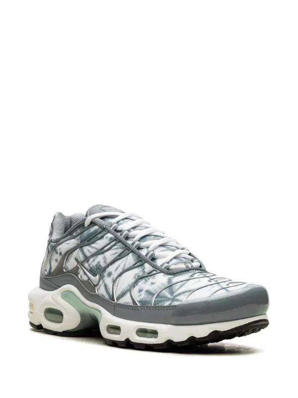 Air Max Plus sneakers