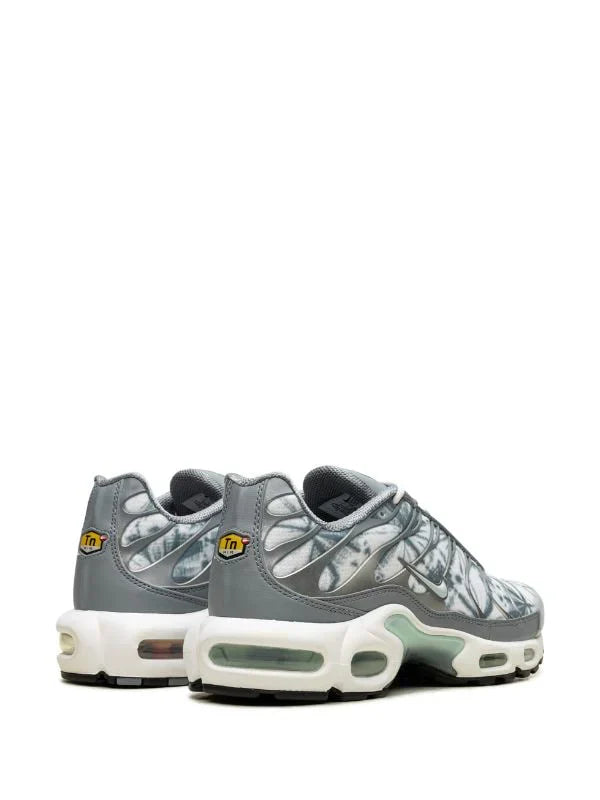 
                      
                        Air Max Plus sneakers
                      
                    