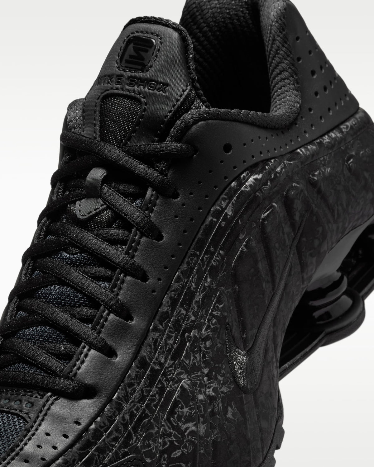 Nike Shox R4 “Black DK Smoke Grey”