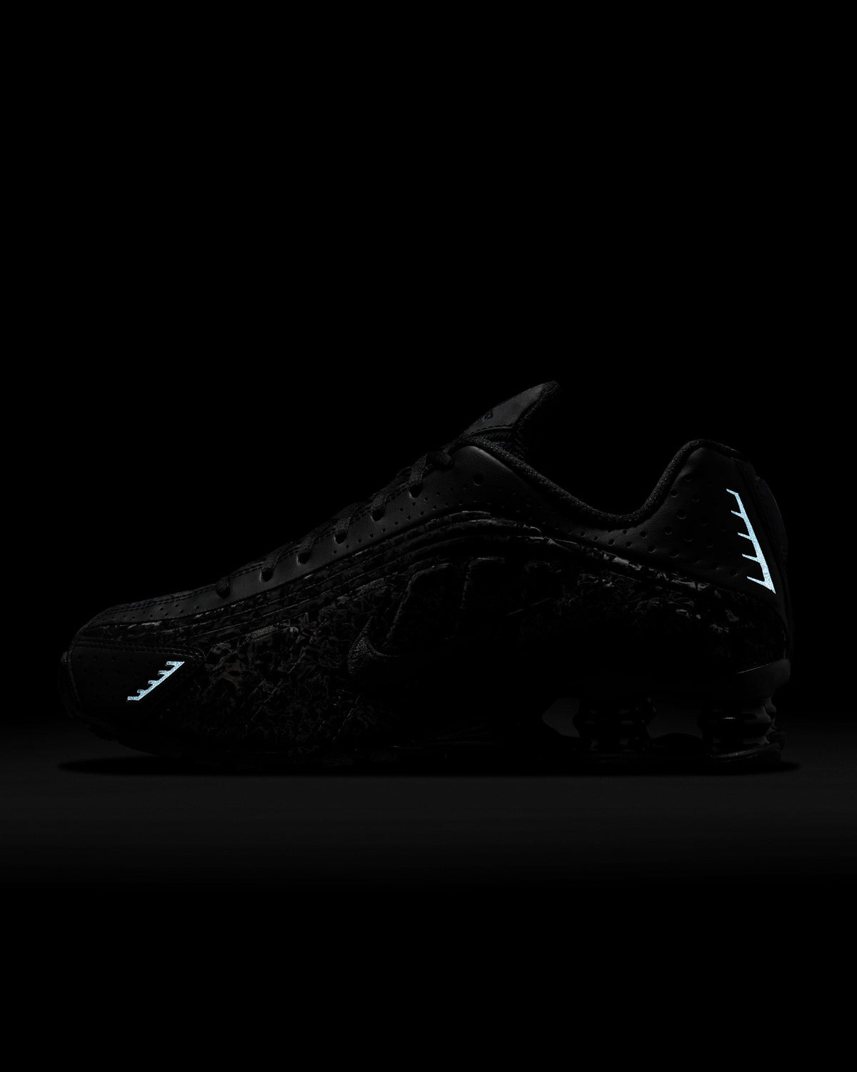 Nike Shox R4 “Black DK Smoke Grey”