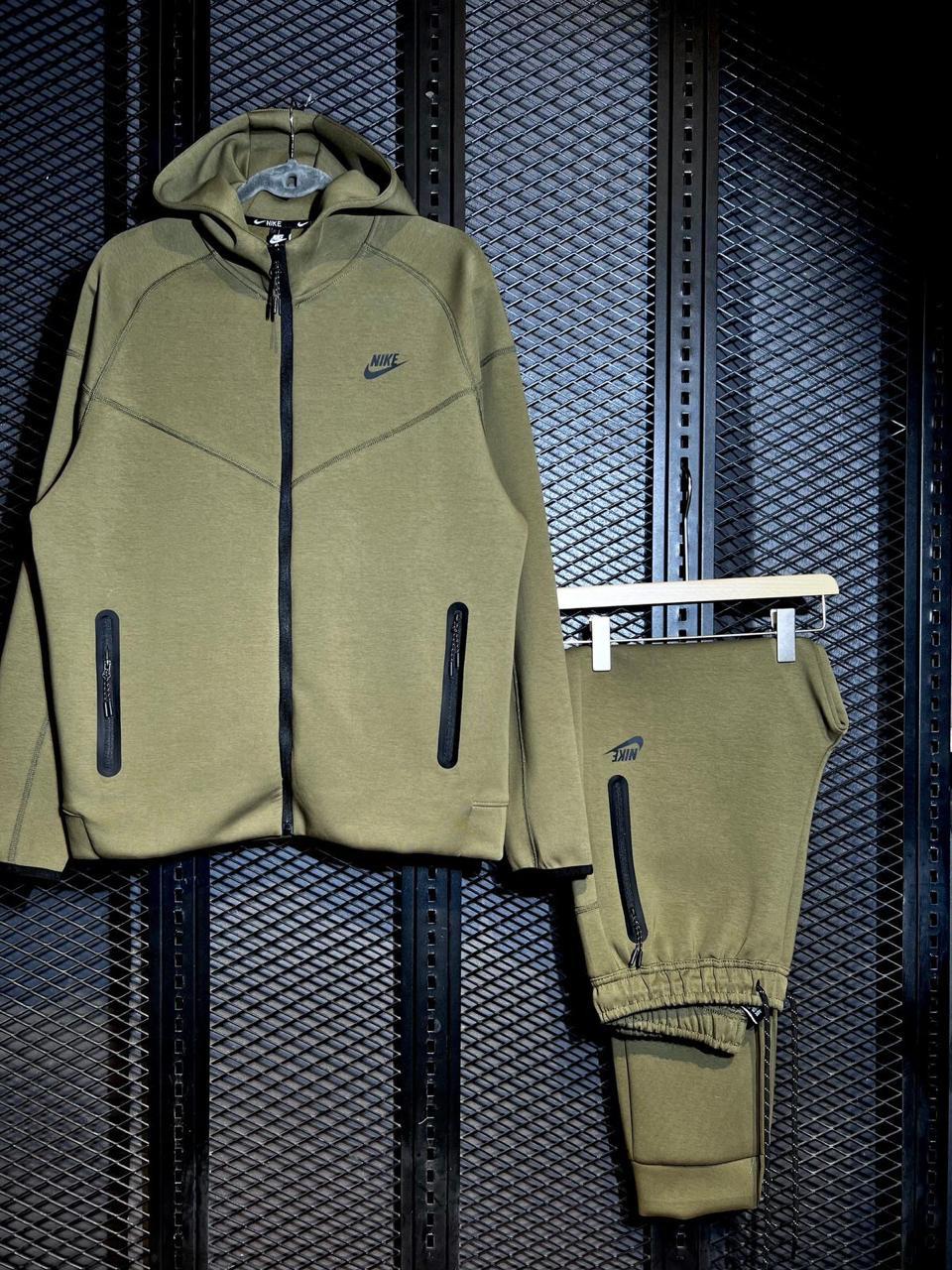 Nike Tech Fleece 'Army Green'
